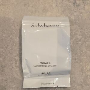 Sulwhasoo Snowise Brightening Cushion